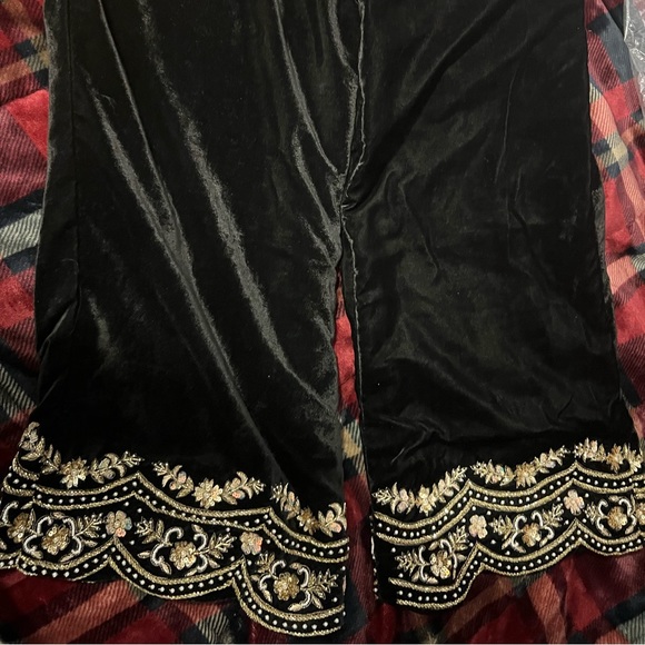 Punjabi, plazo suit with velvet dupatta ( shawl), available in Dupatta also - Picture 4 of 13